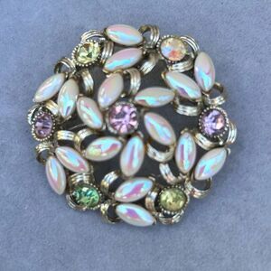 Vtg BSK Brooch OS Gold-tone Pink Round Floral W/ Iridescent & Pastel Rhinestones